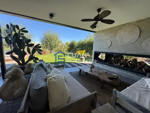 Casa 4 ambientes con 4 baños