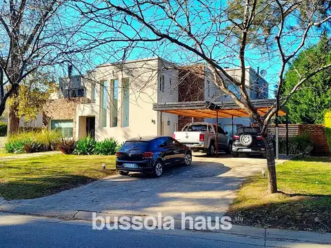 Casa en venta 7 ambientes pileta barrio  El Encuentro Tigre