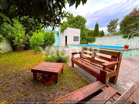 Casa 5 ambientes con 2 baños