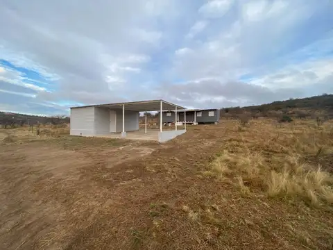 VENTA CASA 2 DORM CON DOBLE COCHERA LA FALDA