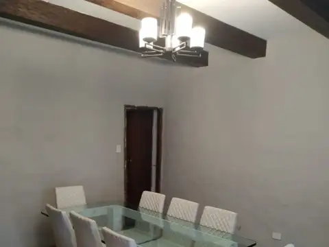 CASA! 5 Amb con COCHERA, Vivienda y comercial. A 5 Cuadras del Mar.