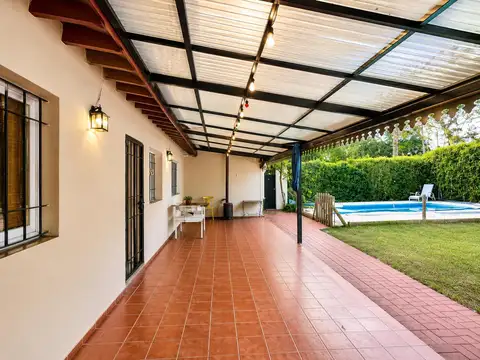 Casa en Venta con 4 cocheras