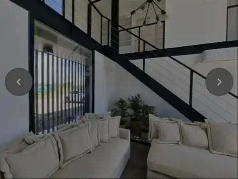 Casa 5 ambientes con 5 baños