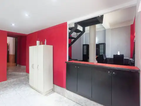 Depto Tipo Casa 8 ambientes con 2 baños