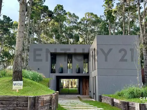 Venta casa Costa Esmeralda. Pinamar