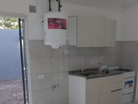 Alquiler depto 2 amb con patio