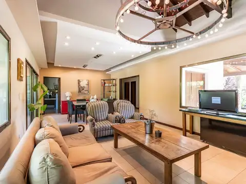 Casa 4 ambientes con 3 baños