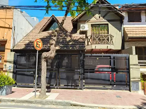 HERMOSO CHALET EN VICTORIA