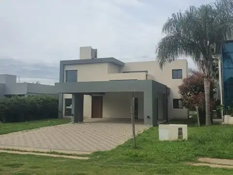 Casa en Venta en Pueblo Esther, USD 239.000