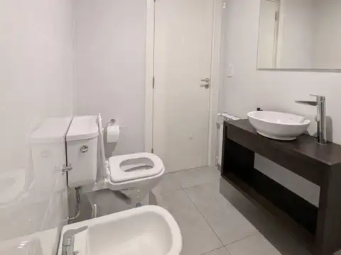 DEPARTAMENTO 2 AMBIENTES con COCHERA  - LA PERLA