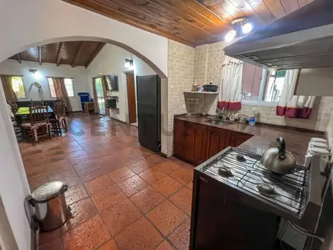 CASA EN VENTA 3 DORMITORIOS  General Rodriguez en doble lote patio Jardin