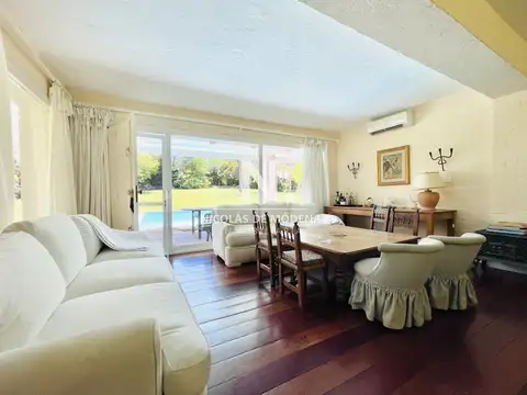 Casa 5 ambientes con 3 baños