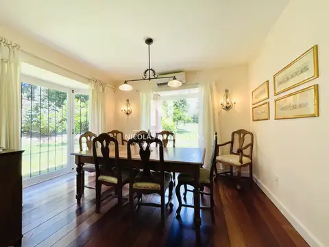 Casa de 4 Dormitorios en Playa Brava, Punta del Este