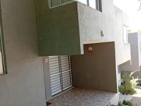 VENTA DEPARTAMENTO DUPLEX 2 DORM.  CARLOS PAZ CBA