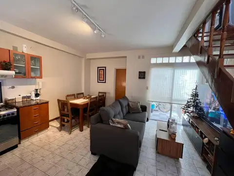 Depto Tipo Casa 3 ambientes con 1 baño