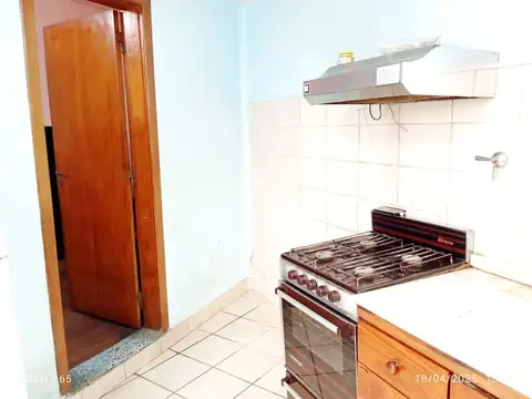 VENTA PH 2 AMB C/PATIO Y TERRAZA A MEJORAR