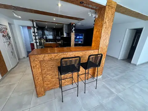 Casa 6 ambientes con 4 baños