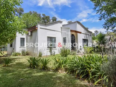 Preciosa casa en Barrio Cerrado El Dique
