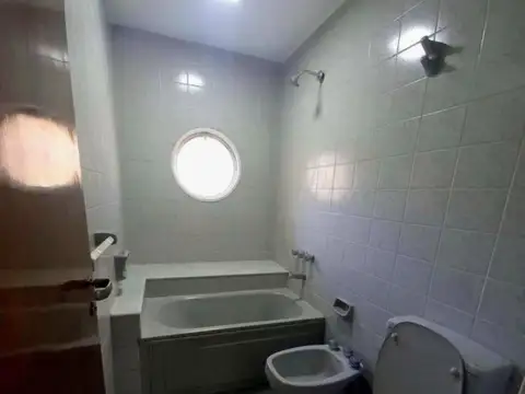Departamento 5 ambientes con 2 baños