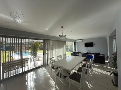 Casa 4 ambientes con 3 baños