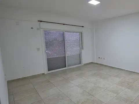 Departamento en Alquiler en Caseros, $ 680.000