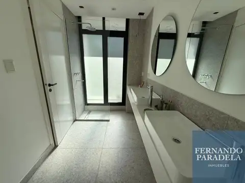 Casa en venta de 3 dormitorios c/ cochera en Parque Leloir