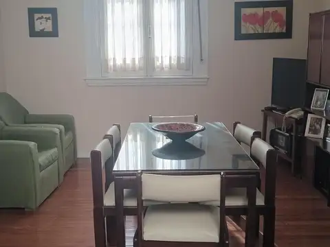 Venta PH al frente, Primer Piso por escalera