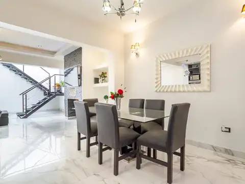 Depto Tipo Casa 3 ambientes con 2 baños