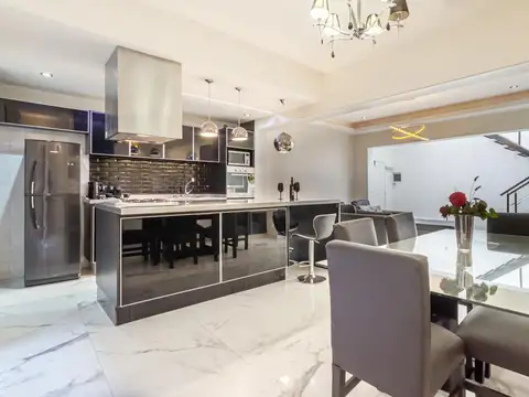 Depto Tipo Casa en Venta 8 años