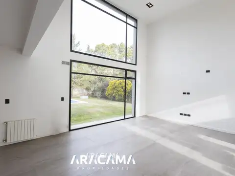 Casa en Venta con 4 dormitorios en Terralagos - Canning