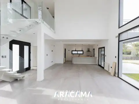 Casa en Venta con 4 dormitorios en Terralagos - Canning