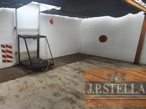 Edificio Comercial 610 m² c/ 5 Locales - PA Salón de Fiestas - Lote Lindero p/ Estac. - V. Luzuriaga