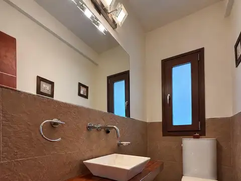 Casa en Venta con 10 cocheras