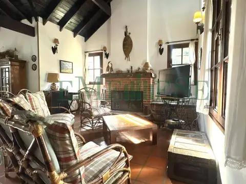 Casa 4 ambientes con 3 baños