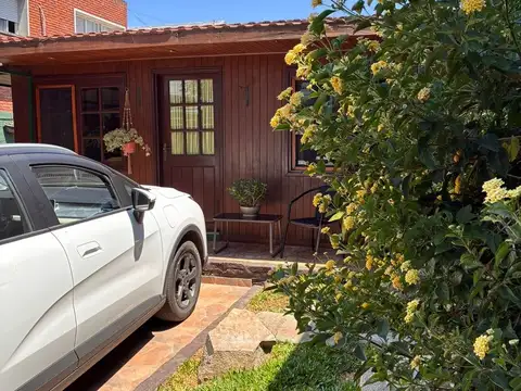 Venta 2 Casas Parrillero Patio Pérez Castellanos