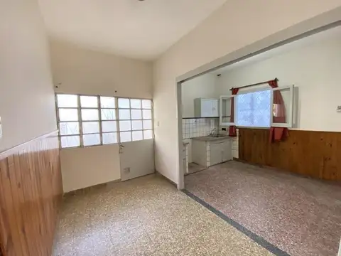 Casa 4 ambientes con 1 baño