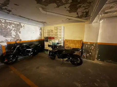 Venta|Cochera fija y cubierta c/entrada porton aut|Coghlan