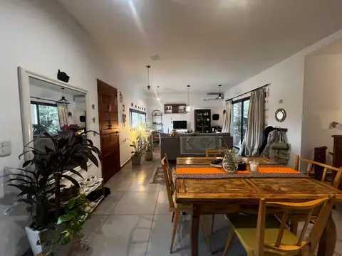 VENTA CASA 4 AMBIENTES EN SANTA ELENA