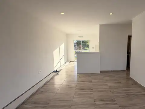 Casa 3 ambientes con 1 baño