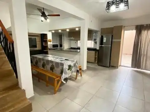 Depto Tipo Casa en Venta de 5 ambientes