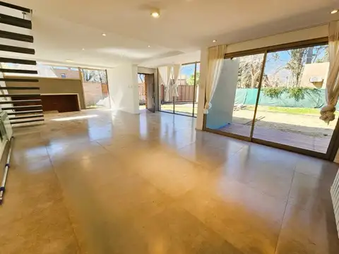 CALIDAD CONSTRUCTIVA Y DISEÑO - MINIMALISTA - INIGUALABLE UBICACIÓN