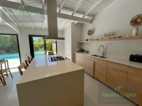 Casa 4 ambientes Los PInares