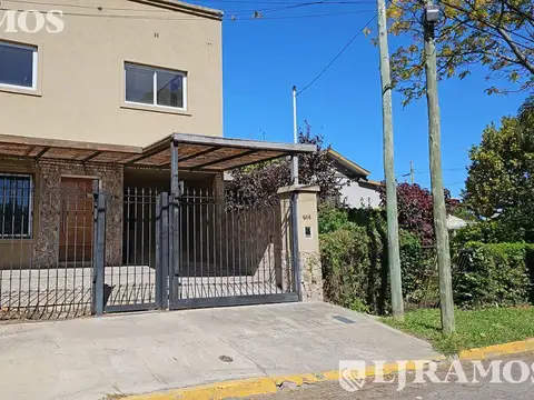 Casa a estrenar con 4 dormitorios en venta en Rincón de Milberg.