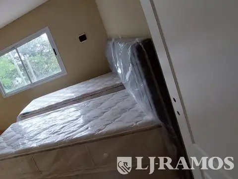 Casa a estrenar con 4 dormitorios en venta en Rincón de Milberg.