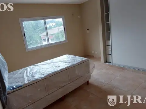 Casa a estrenar con 4 dormitorios en venta en Rincón de Milberg.