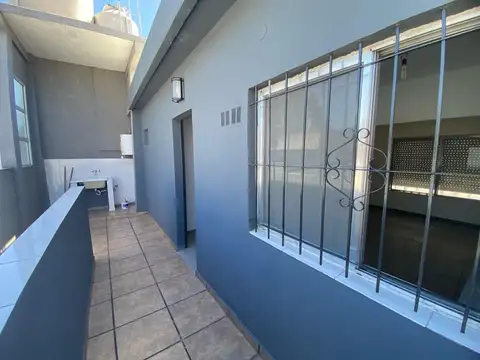 Departamento en Alquiler en Bernal, $ 460.000