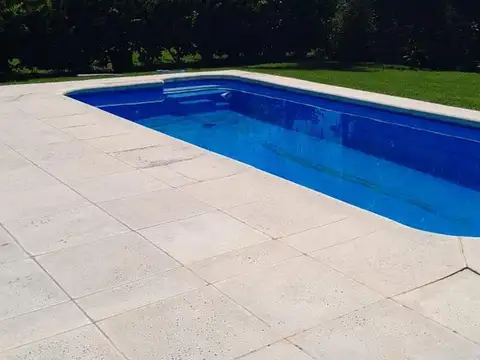 Casa en Venta en Parque Sakura, con pileta, quincho y espacio verde, quinta