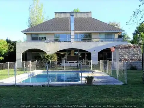 Casa en Venta en Tristán Suárez, USD 320.000