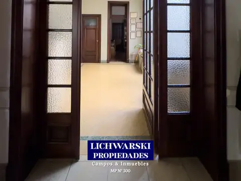 Casa en Venta con 3 cocheras