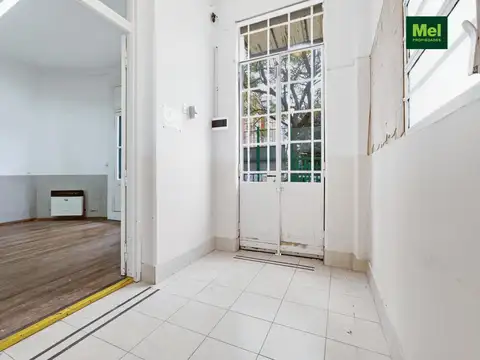 Casa en punto estratégico comercial de devoto